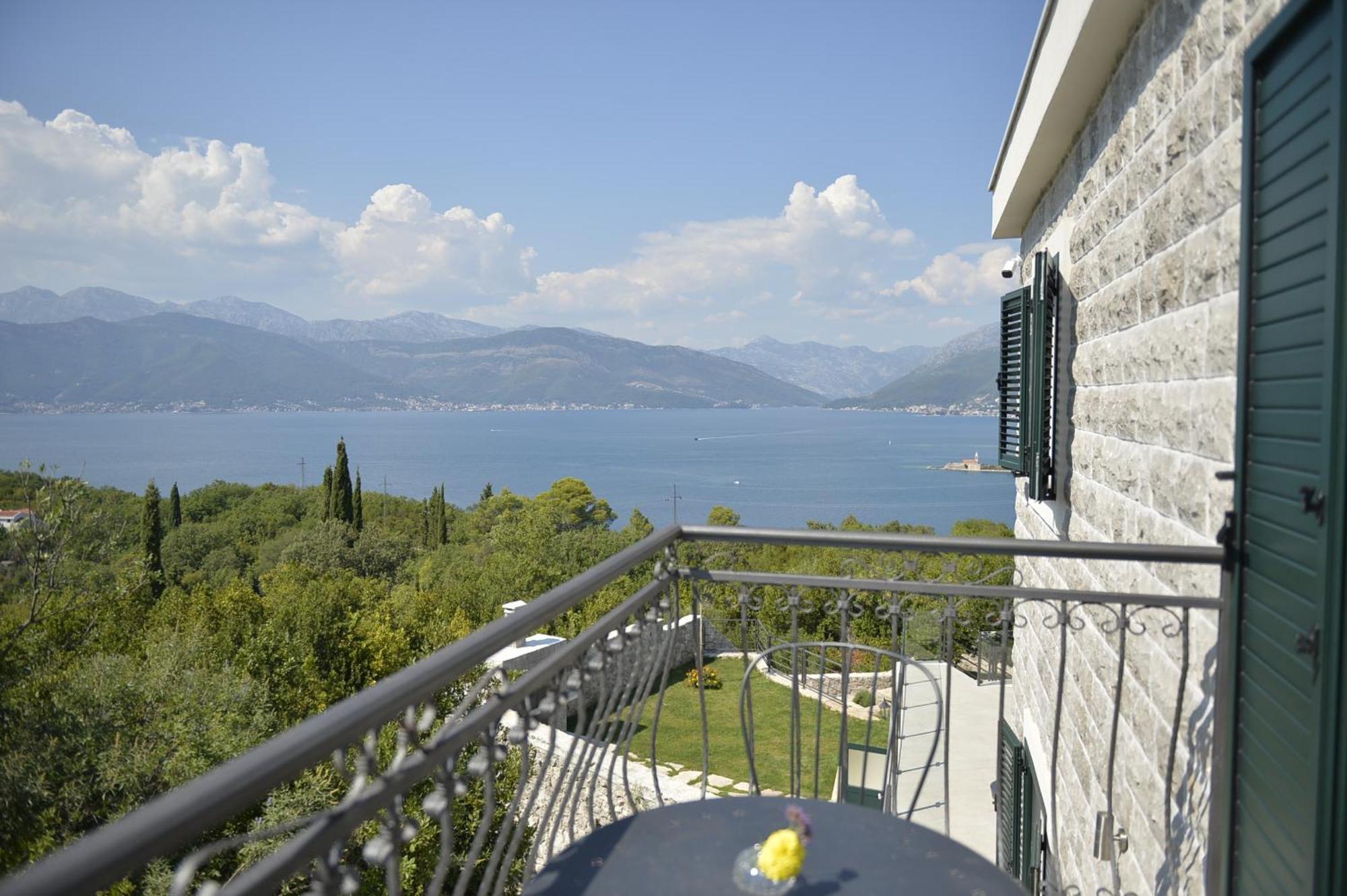 Villa Vista Azzurra Tivat Exteriér fotografie